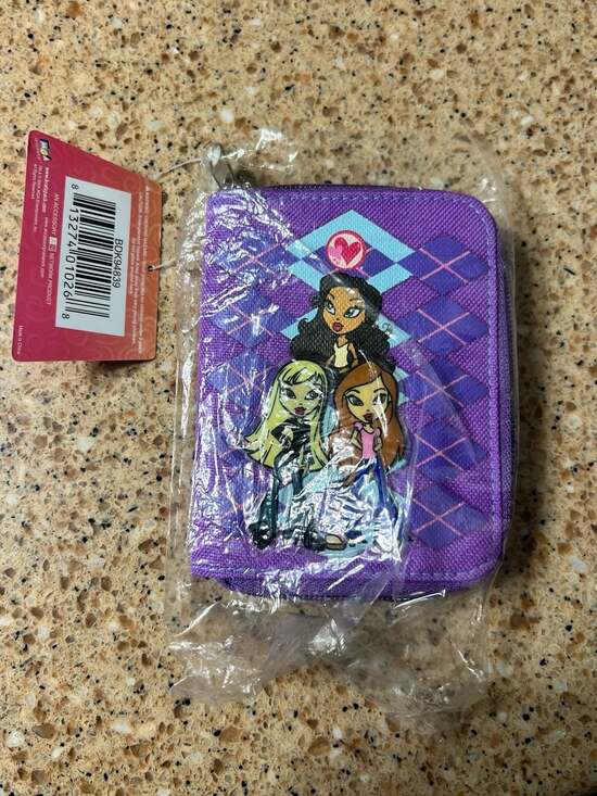 Bratz Handbags - VTG 2004 Bratz Wallet Zipper Coin Purse ID Holder Deadstock NWT Y2K MGA Purple